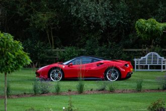 Ferrari d'occasion : comment acheter au bon prix sans mauvaise surprise ?