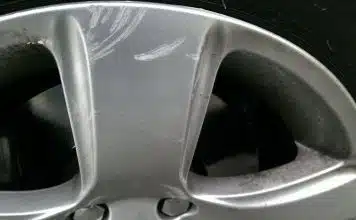 Comment résoudre les rayures sur une jante en aluminium ?