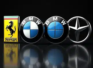 Liste des marques de voitures avec logo : voyage à travers les blasons automobiles